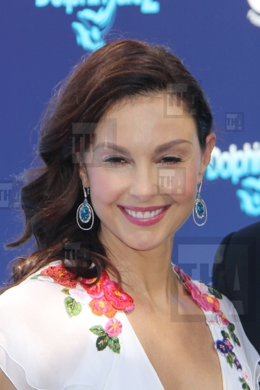 Ashley Judd, Harry Connick Jr. 
09/07/2 