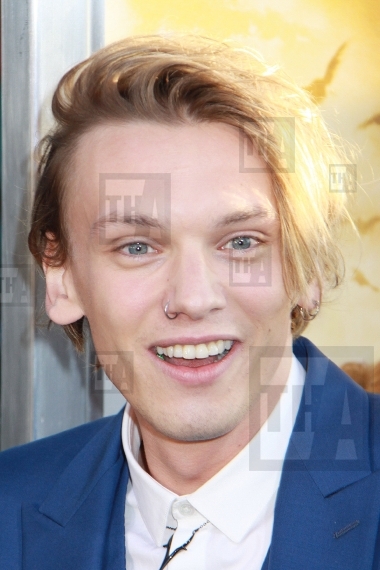 Jamie Campbell Bower 
08/12/2013 "The M
