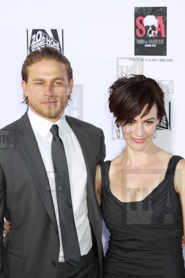 Charlie Hunnam, Maggie Siff 
09/07/2013