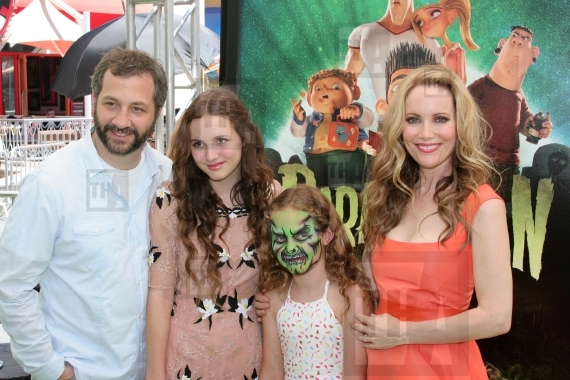 Judd Apatow, Leslie Mann and family