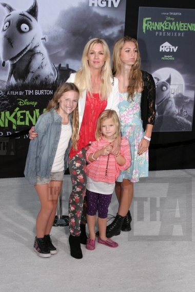 Jennie Garth and children