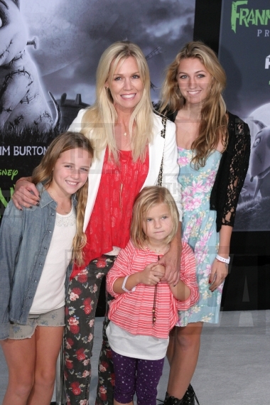 Jennie Garth and children