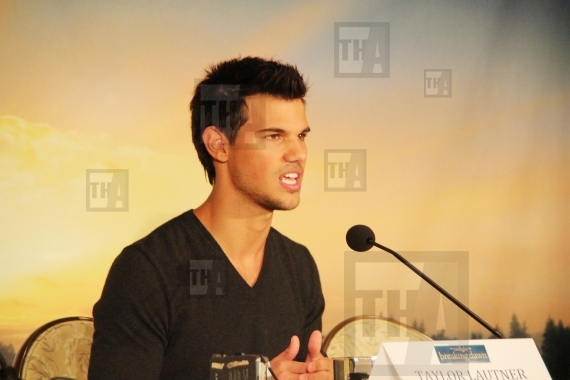Taylor Lautner
11/01/2012 "The Twilight