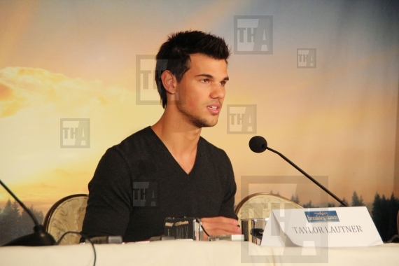 Taylor Lautner
11/01/2012 "The Twilight